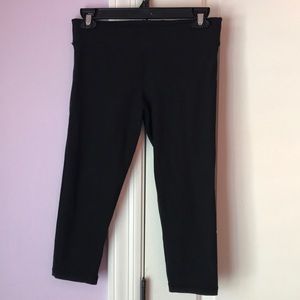Ivivva  black cropped leggings